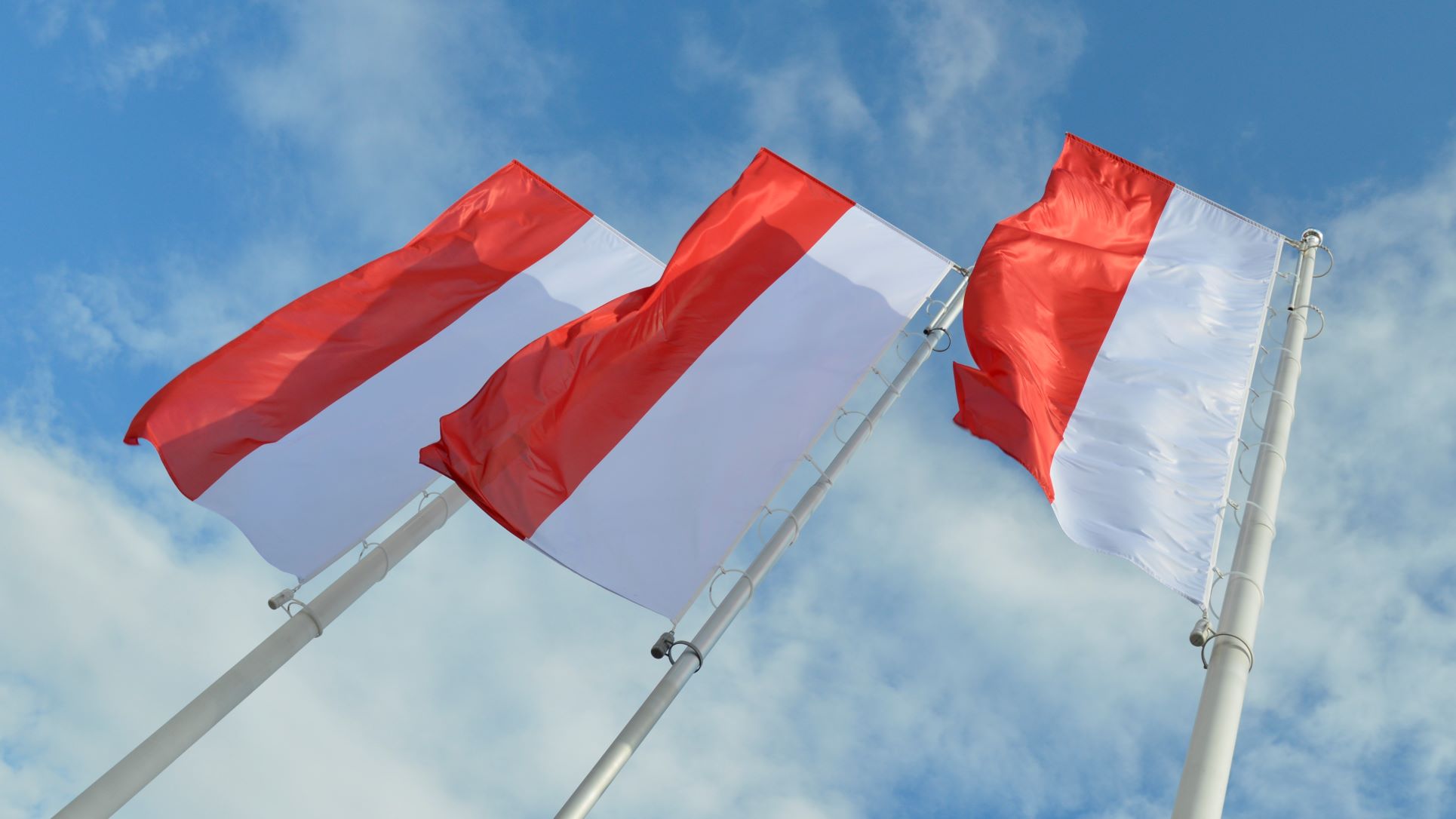 Od kiedy i dlaczego flaga Polski jest biało-czerwona?